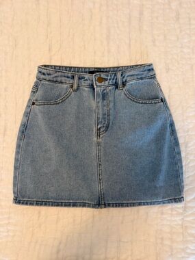 Forever 21 Light Wash Denim Mini Skirt Size Small High Rise A-Line Jean Skirt